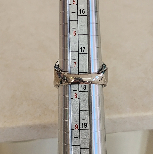 Elegant Green Stone Silver Cocktail Statement Ring Size 7.5 - Picture 5 of 5